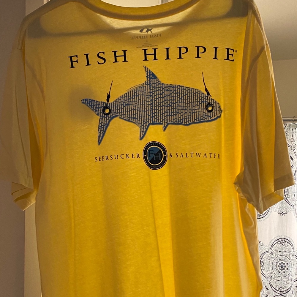 Fish Hippie Men’s Tshirt - Size L - Pale Yellow